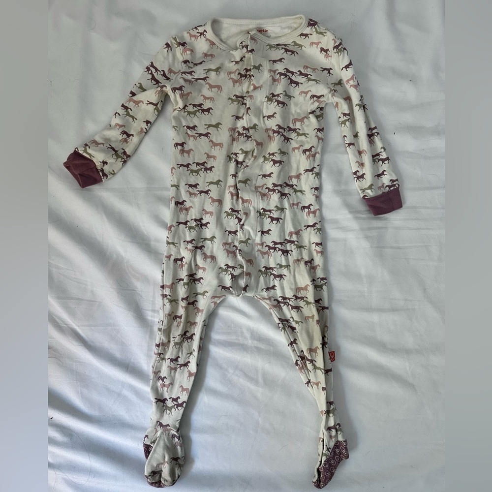 Magnetic me footies
